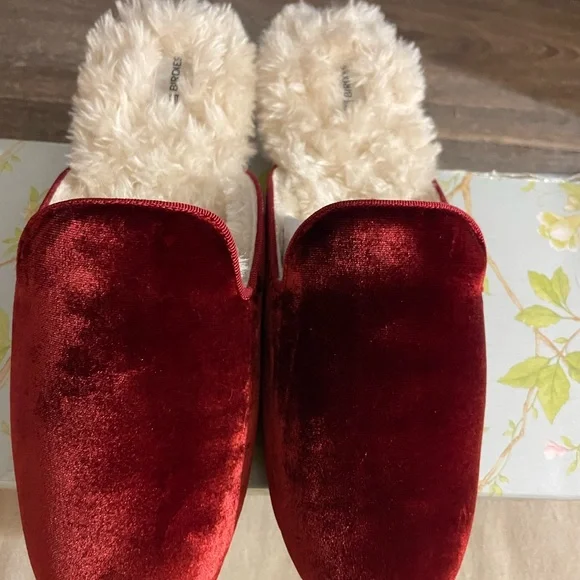 Birdies Red Slippers with Plush Lining - Picture 8 of 9